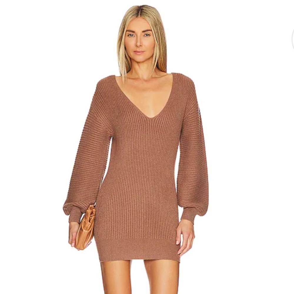 Riley Sweater Dress in Light Brown
MAJORELLE